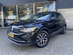 Volkswagen Tiguan - 1.5 TSI Life Business Trekhaak/Led/Carplay/Digi cockpit/Stoelver