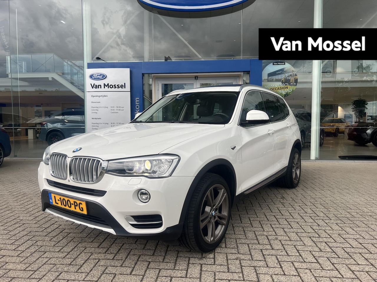 BMW X3 - xDrive28i Centennial High Executive | Head-up | Panoramadak | Camera voor+achter | Elek. A - AutoWereld.nl