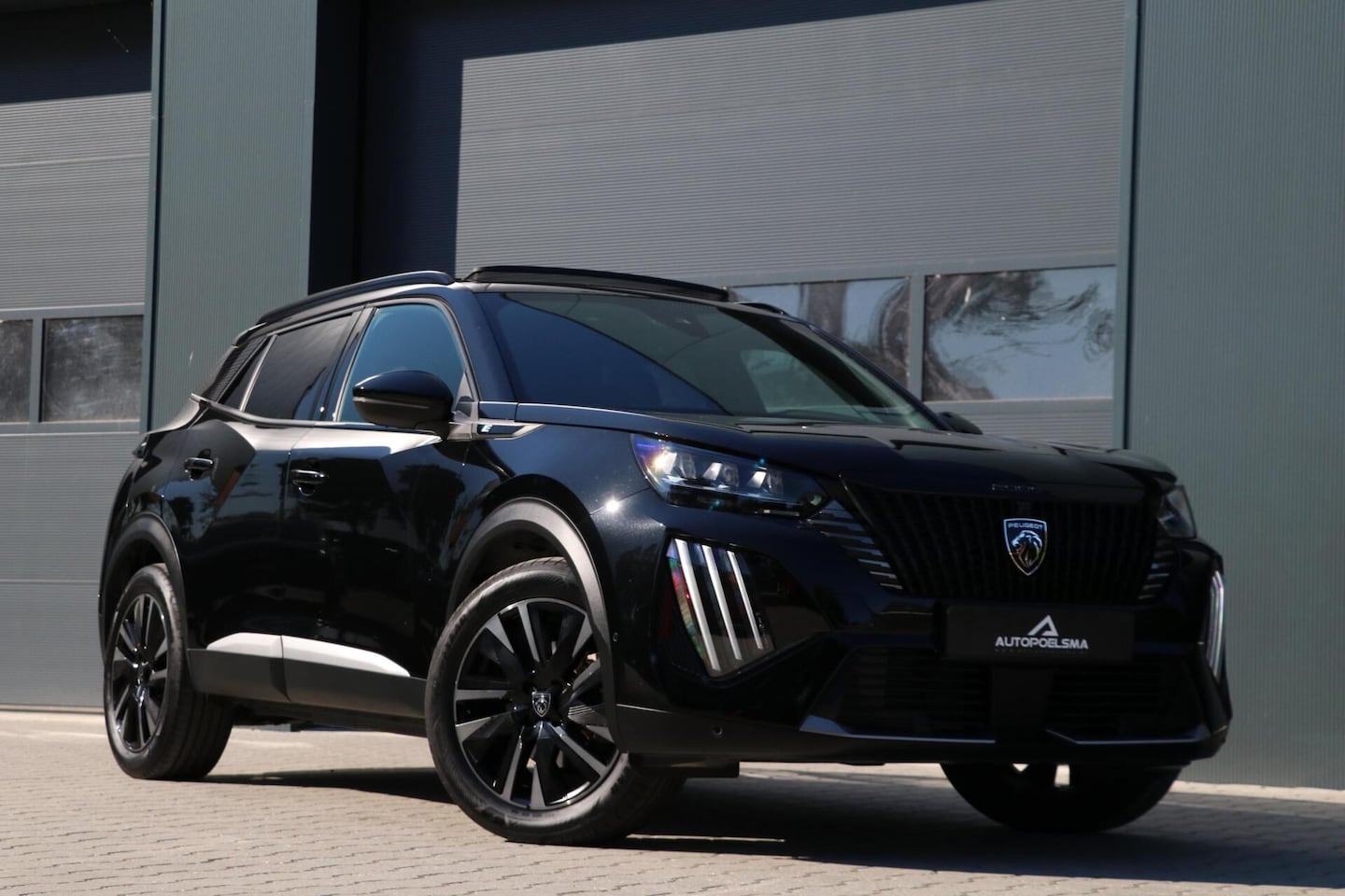 Peugeot e-2008 - EV 54 kWh |GT| Panodak AdaptiveCruise AppleCarplay 18'Inch 360View Blackbeauty! 47000KM BJ - AutoWereld.nl