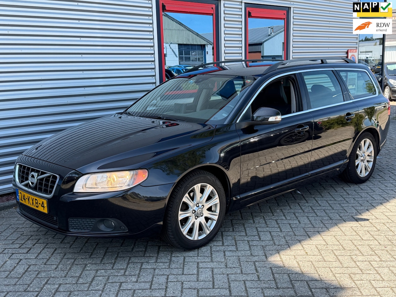 Volvo V70 - 2.4D Momentum D5 Automaat - AutoWereld.nl