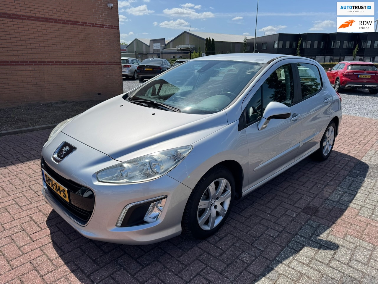 Peugeot 308 - 1.6 e-HDi Blue Lease Executive 1.6 e-HDi Blue Lease Executive, PDC, Navi, Climatronic, - AutoWereld.nl