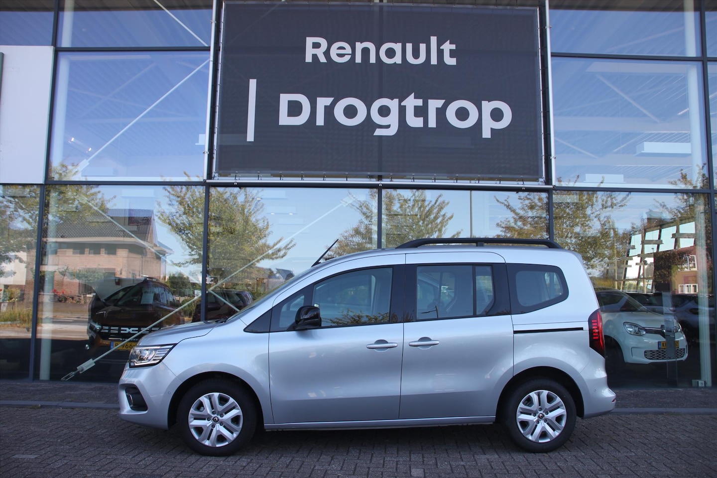 Renault Kangoo - 1.3 TCe Luxe 1.3 TCe 100 PK Luxe, Navi, P.sensoren, Airco, Cruise control - AutoWereld.nl