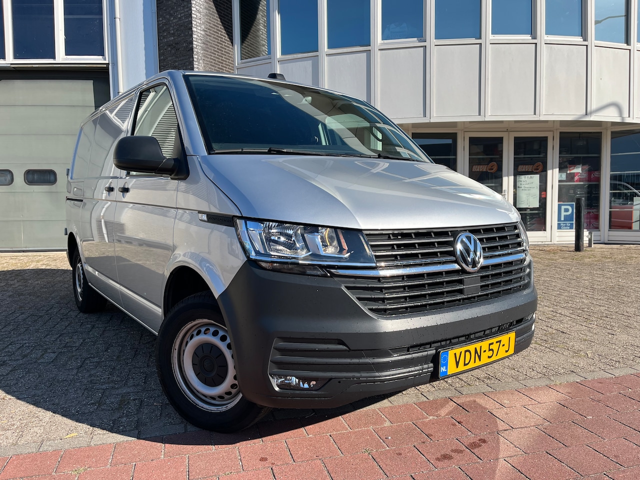 Volkswagen Transporter - 2.0 TDI L1H1 28 Highline - AutoWereld.nl