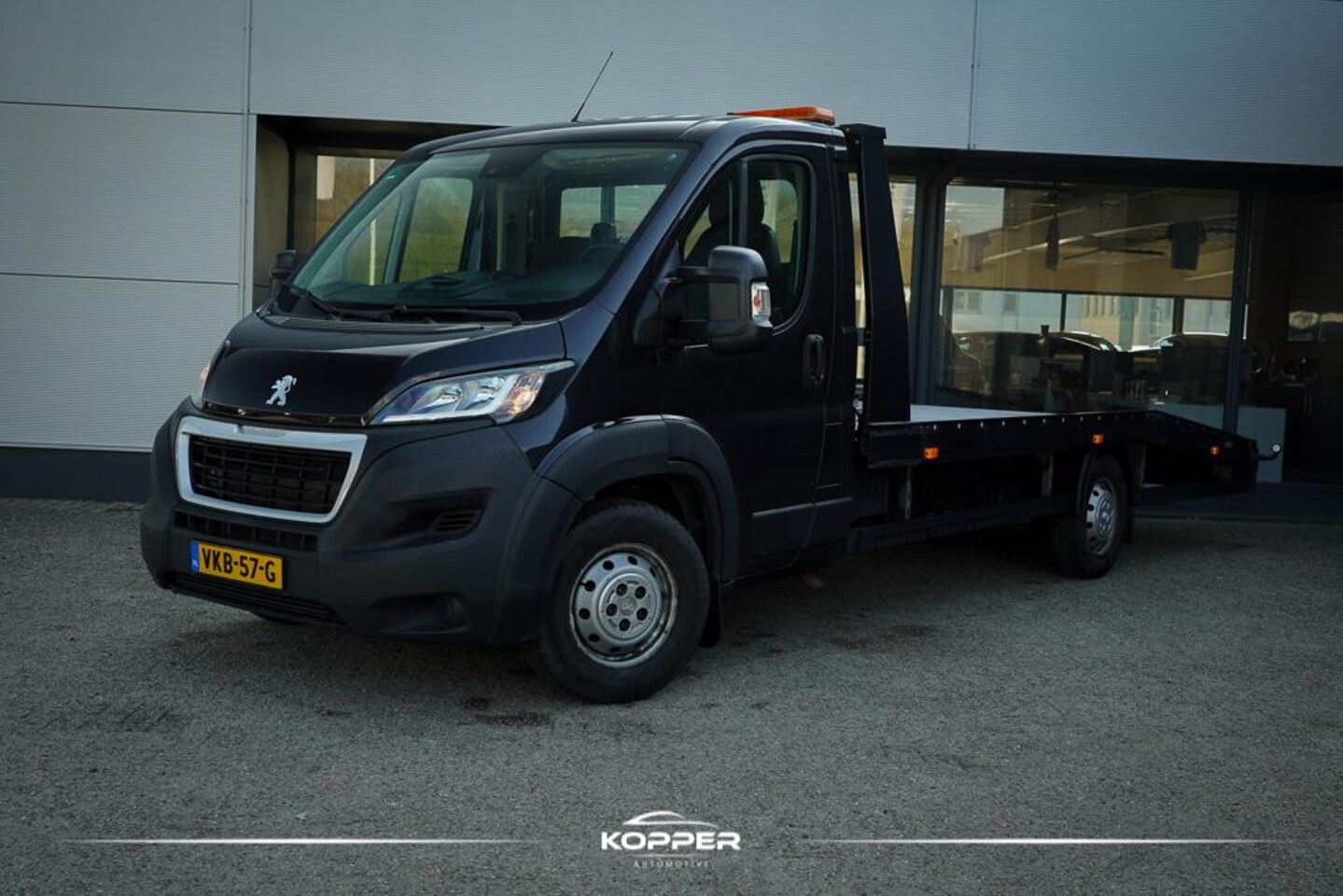Peugeot Boxer - 335 2.2 BlueHDi 165 L3H2 Pro / Oprijwagen / Autotransport / 1290 kg laadgewicht / Luchtver - AutoWereld.nl