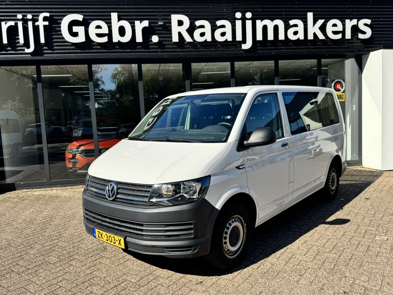 Volkswagen Transporter Kombi - 2.0 TDI L1H1*Airco*9 persoons* - AutoWereld.nl