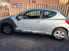 Peugeot 207 - 1.4 VTi Style
