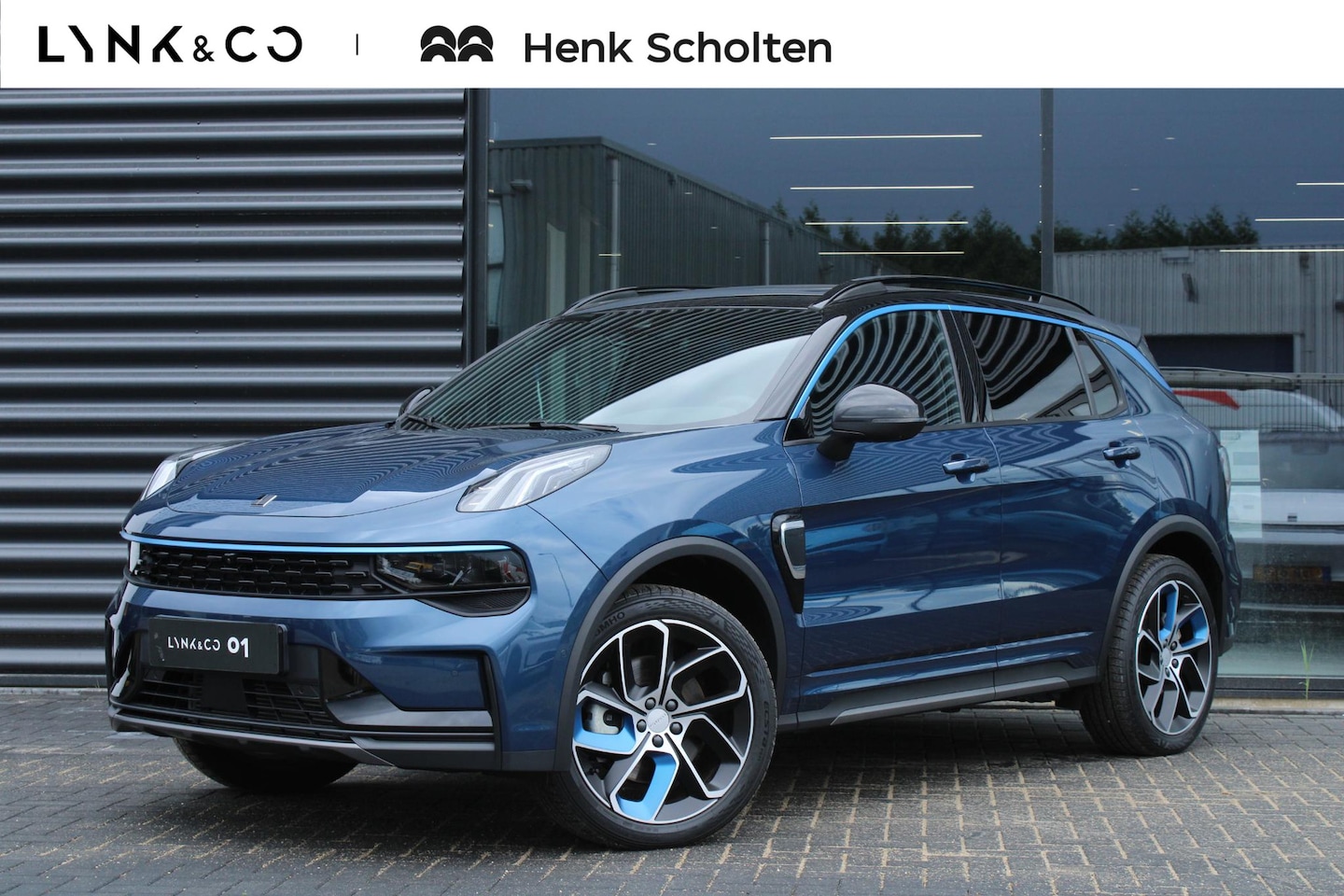 Lynk & Co 01 - 1.5 | Donkere Hemelbekleding | Panoramadak | 360° Camera | Elektrische bestuurdersstoel me - AutoWereld.nl