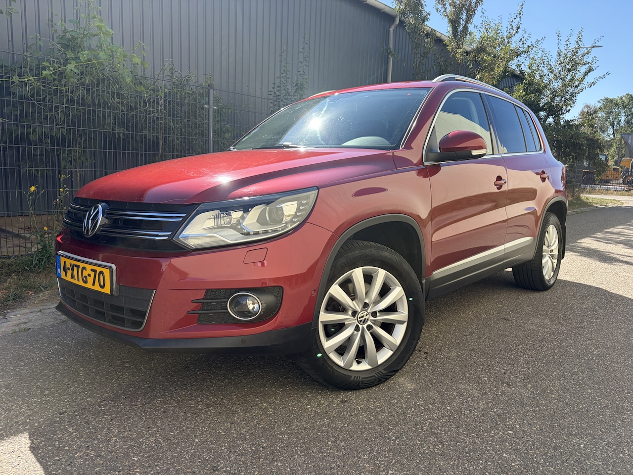 Volkswagen Tiguan - 2.0 TSI Sport&Style 4Motion / AUTOMAAT / LED / NAVI / CRUISE / TREKHAAK / 2200KG TREKGEWIC - AutoWereld.nl