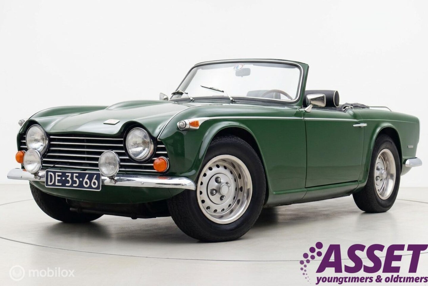 Triumph TR4 - Soft Top - AutoWereld.nl