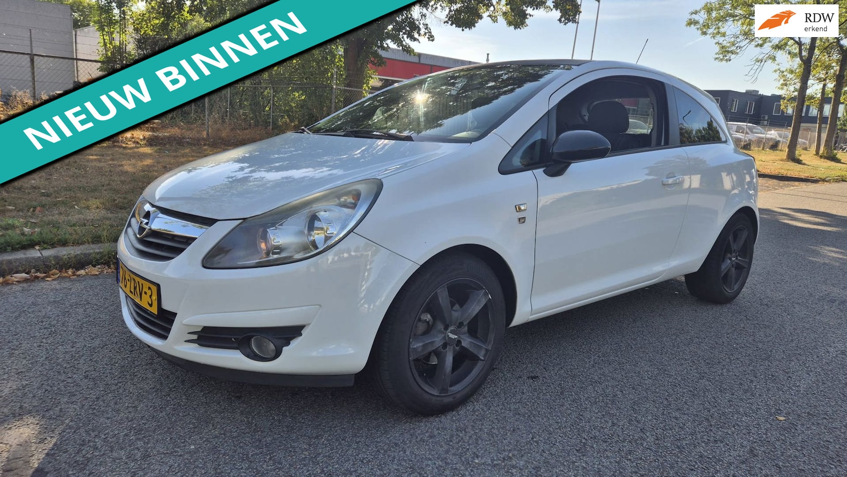 Opel Corsa - 1.2-16V '111' Edition LEUKE EN TOP ONDER HOUDEN - AutoWereld.nl