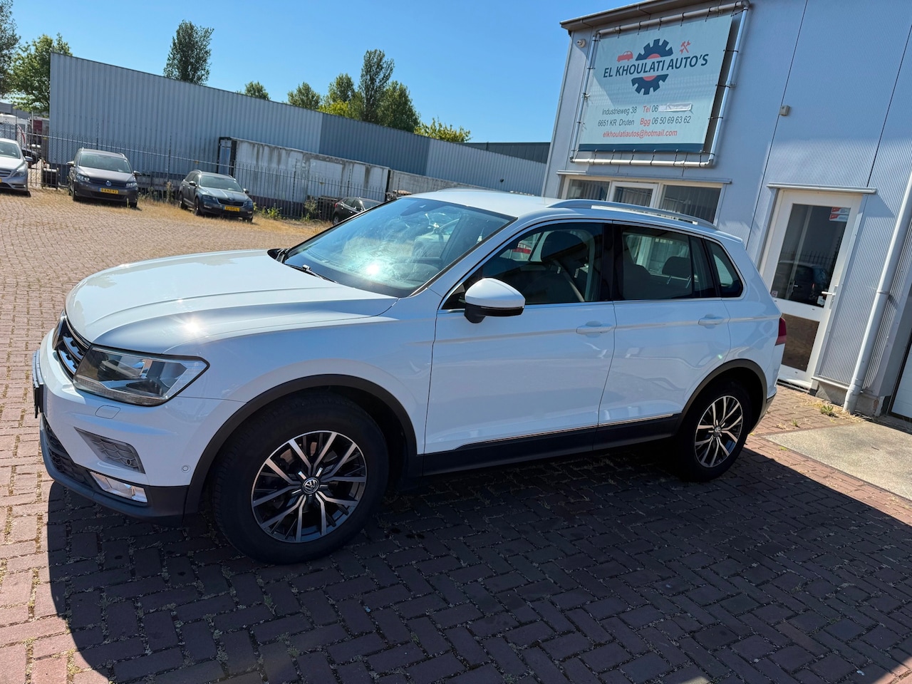 Volkswagen Tiguan - 2.0 TDI Connected Series 2.0 TDI Connected Series - AutoWereld.nl