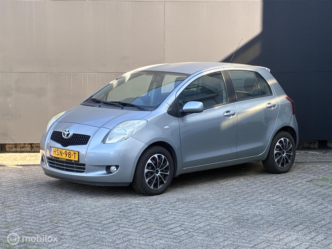 Toyota Yaris - 1.3 VVTi Sol ROESTSCHADE / Geen APK !!! - AutoWereld.nl