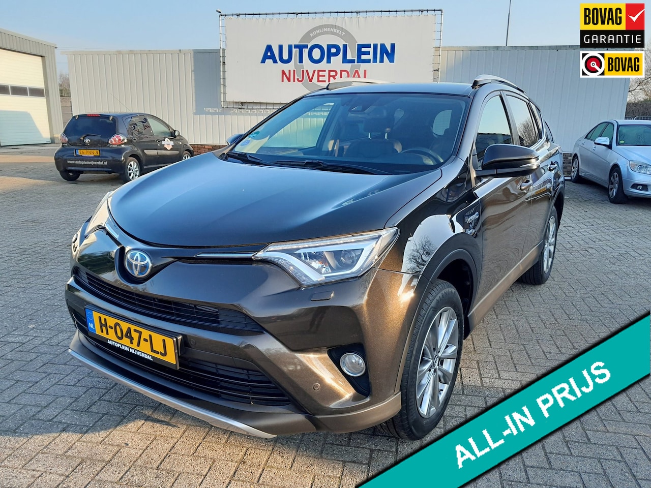 Toyota RAV4 - 2.5 Hybrid Style zeer complete en nette RAV met leren bekleding en trekhaak! - AutoWereld.nl