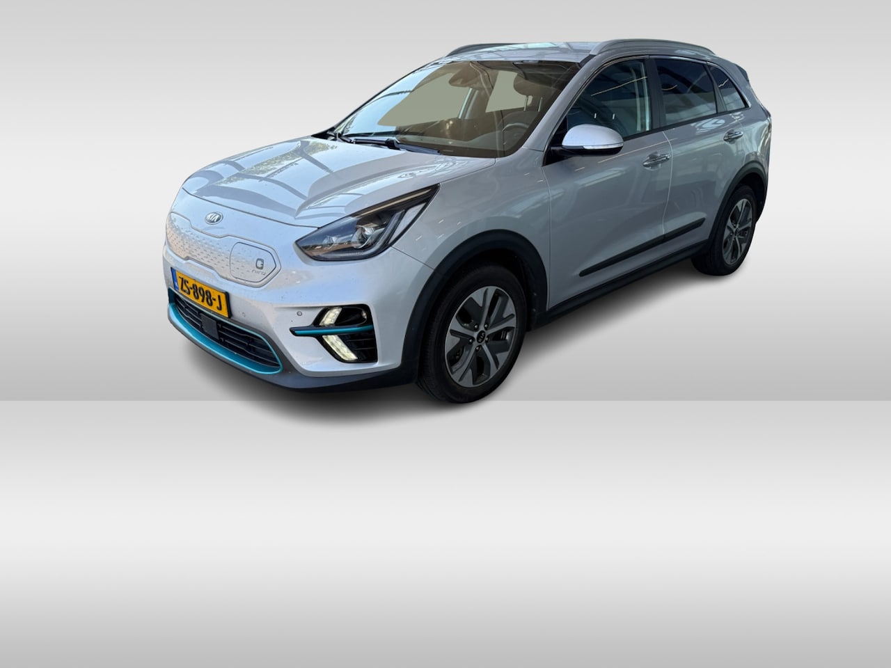 Kia e-Niro - ExecutiveLine 64 kWh / Camera / Leder / Keyless / Stoelventilatie / Navigatie / Dodehoek / - AutoWereld.nl