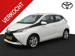 Toyota Aygo - 1.0 VVT-i x-play | Parkeercamera | Groot mediascherm |