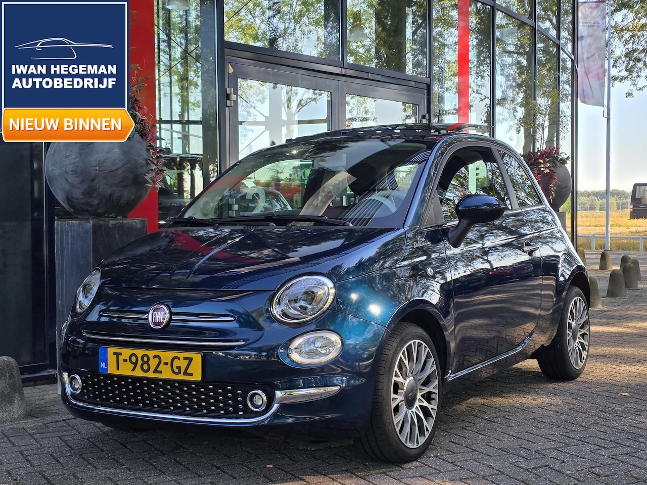 Fiat 500 - 1.0 Hybrid Dolcevita | Panoramadak | Navigatie | PDC | ECC | LM Velgen | Apple CarPlay/And - AutoWereld.nl