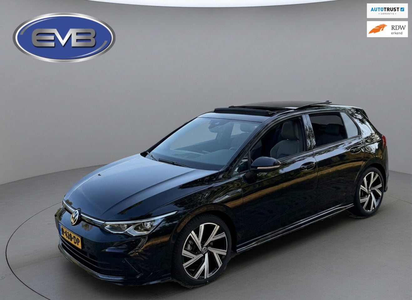 Volkswagen Golf - 1.5 eTSI AUTOMAAT R-Line Business, panoramadak, harman/kardon, sfeerverlichting, digitaal - AutoWereld.nl