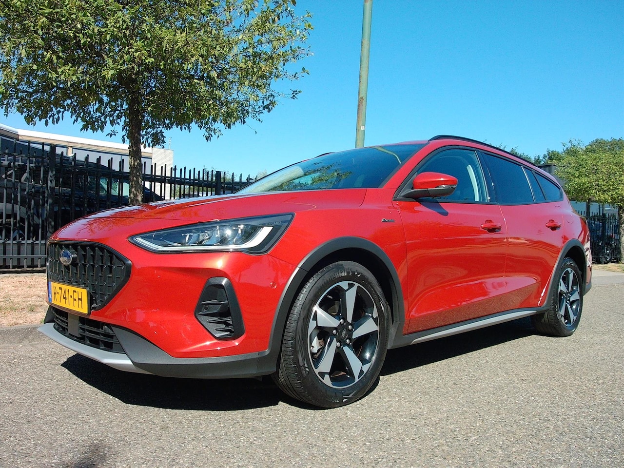 Ford Focus Wagon - 1.0 EcoBoost Hybrid 125pk Active X Trekhaak Multi Media - AutoWereld.nl