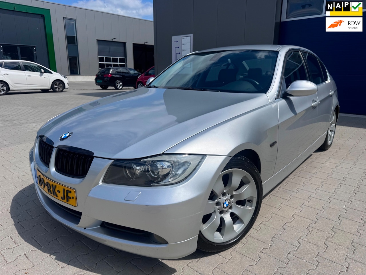 BMW 3-serie - 320i Dynamic Executive CarPlay - AutoWereld.nl