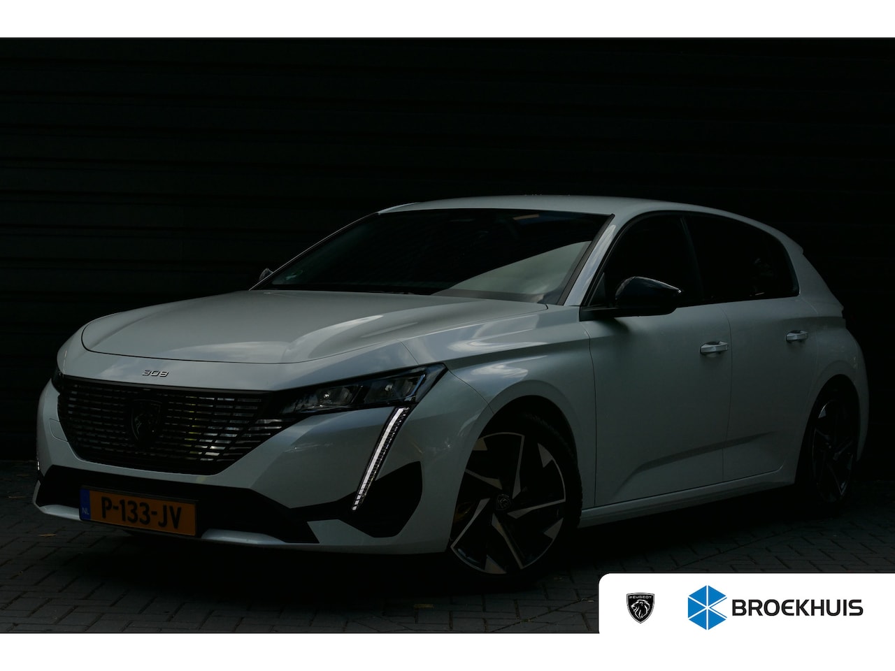 Peugeot 308 - Allure / NAVI / ACHTERUITCAMERA / V+A PARKEERSENSOREN / FULL-LED / KEYLESS / 17'' LMV / ST - AutoWereld.nl