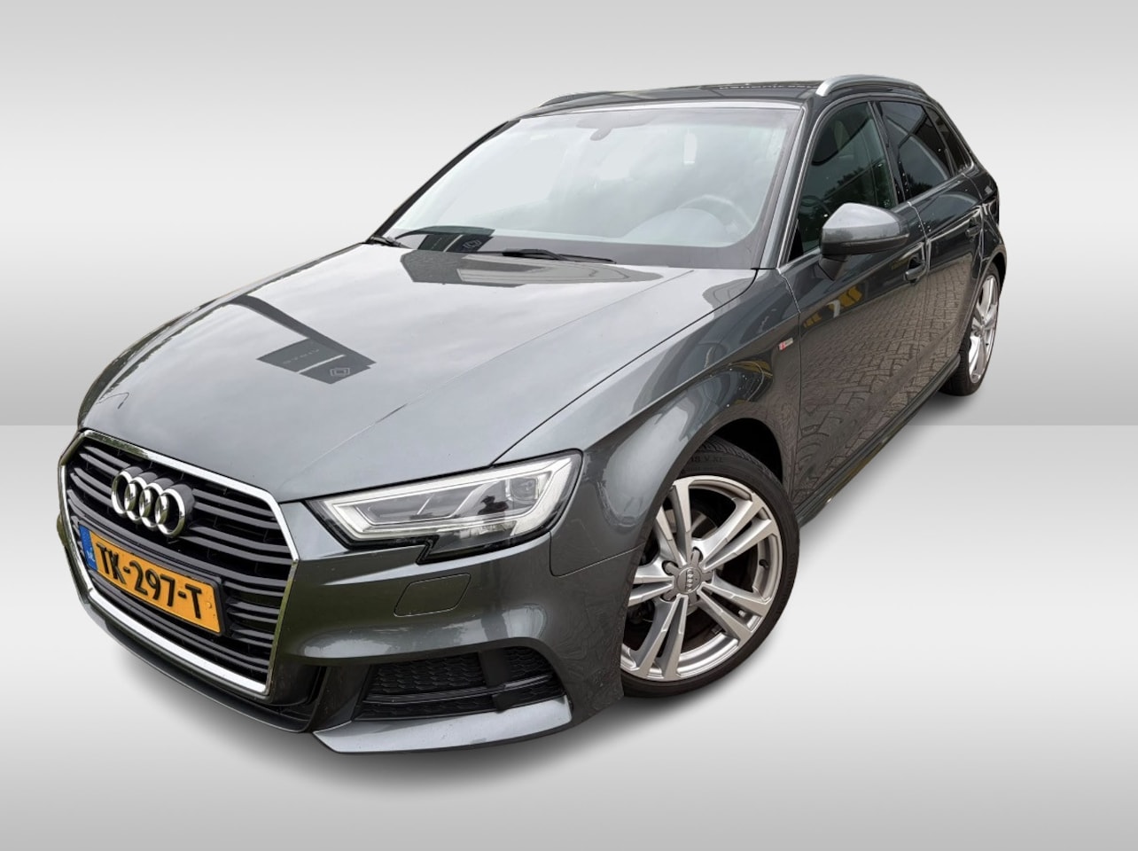 Audi A3 Sportback - 1.0 TFSI Sport S Line Edition / Trekhaak / Navigatie / Parkeerhulp achter / Sportstoelen / - AutoWereld.nl