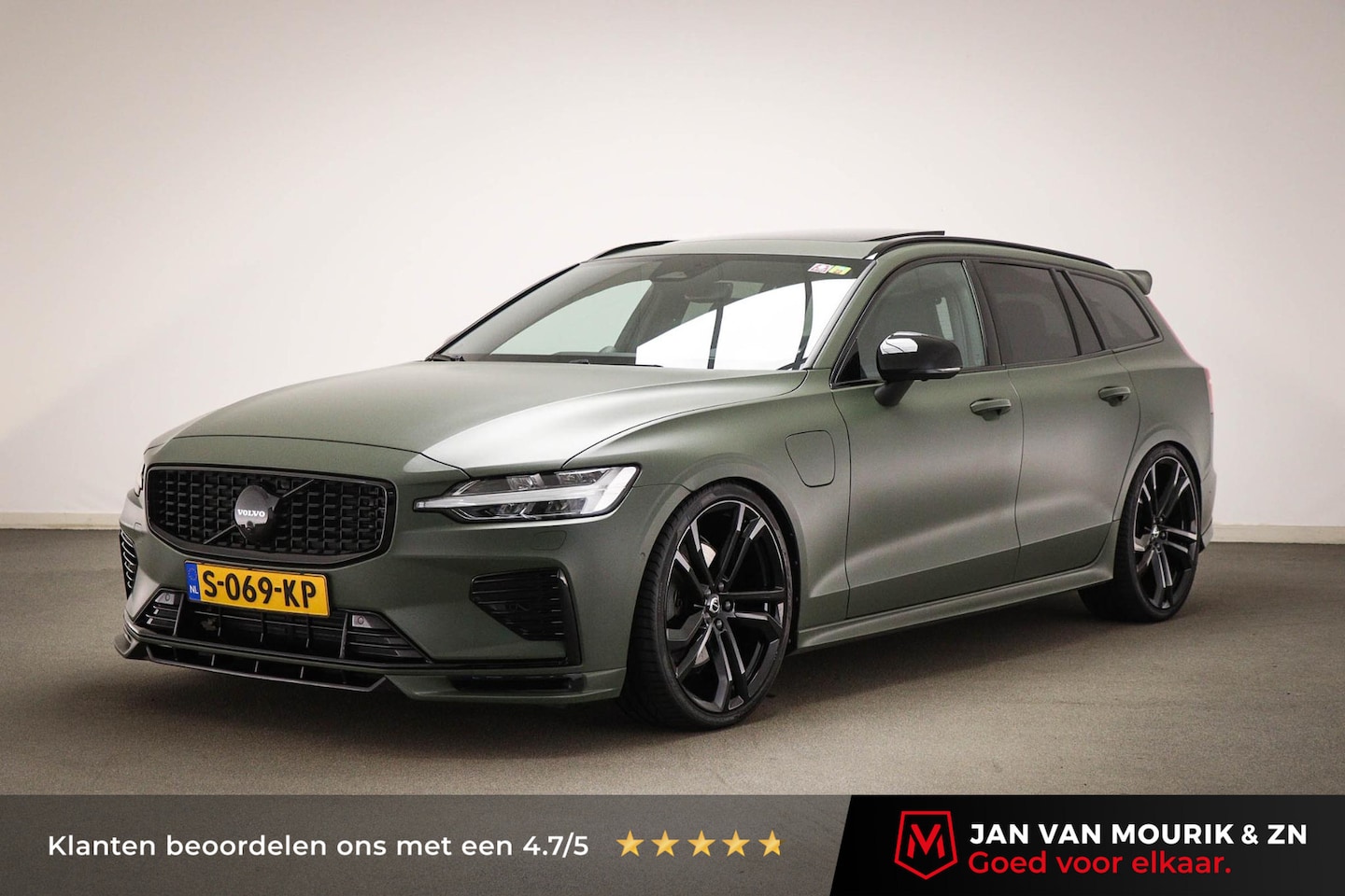 Volvo V60 - 2.0 T8 Plug-in hybrid AWD Ultimate Dark | HEICO | BOWERS & WILKINS | FULL BLACK PACK | 360 - AutoWereld.nl