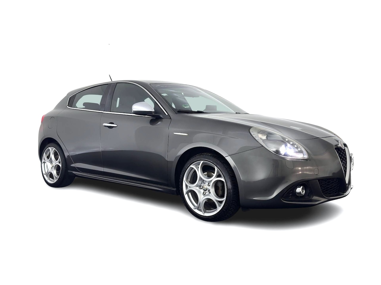 Alfa Romeo Giulietta - 1.6 JTDm Distinctive *LEATHER | XENON | HEATED-SPORTSEATS | NAVI-FULLMAP | PRIVACY-GLASS | - AutoWereld.nl