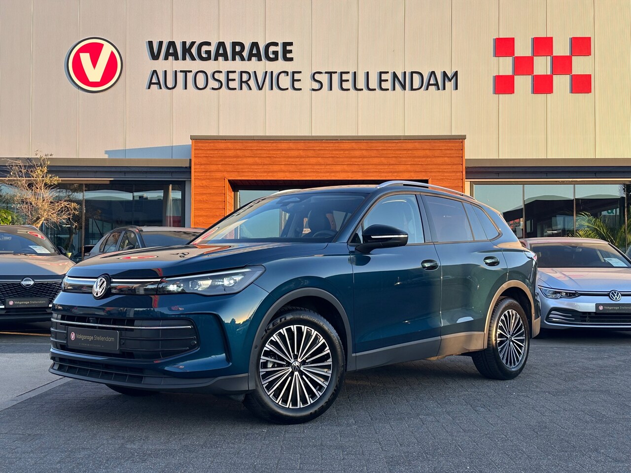 Volkswagen Tiguan - 1.5 eTSI DSG|360° Camera|Elektrische Trekhaak|Stoel/Stuur Verw|App-Connect - AutoWereld.nl