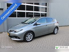 Toyota Auris - 1.8 Hybrid Trend NL Auto | 1e Eigenaar | Panoramadak | Navigatie