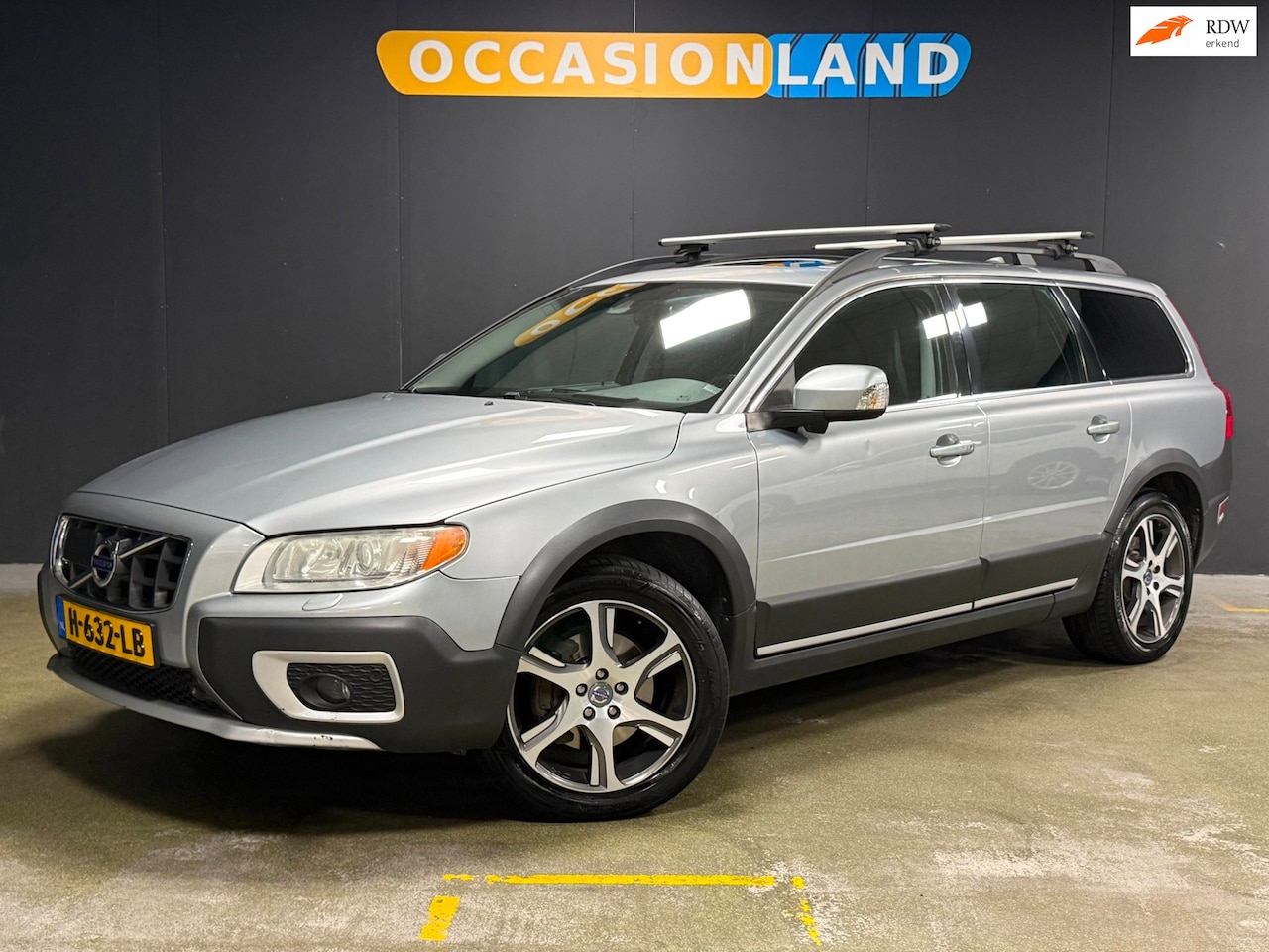 Volvo XC70 - 2.4 D5 Summum|KANTELDAK|TREKHAAK|DODEHOEK|LEDER|ACC|STOELV|STOELV|PDC|18INCH| - AutoWereld.nl
