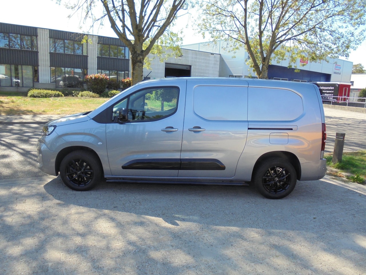 Peugeot Partner - 1.5 BlueHDi 130 EAT8 S&S L2 Dubbele schuifdeur - AutoWereld.nl