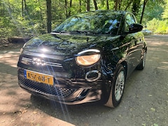Fiat 500e - dec-2022, nieuwstaat, Virtual cockpit, Lane-assist, Snelladen, Airco, Carplay, Stoelverwar