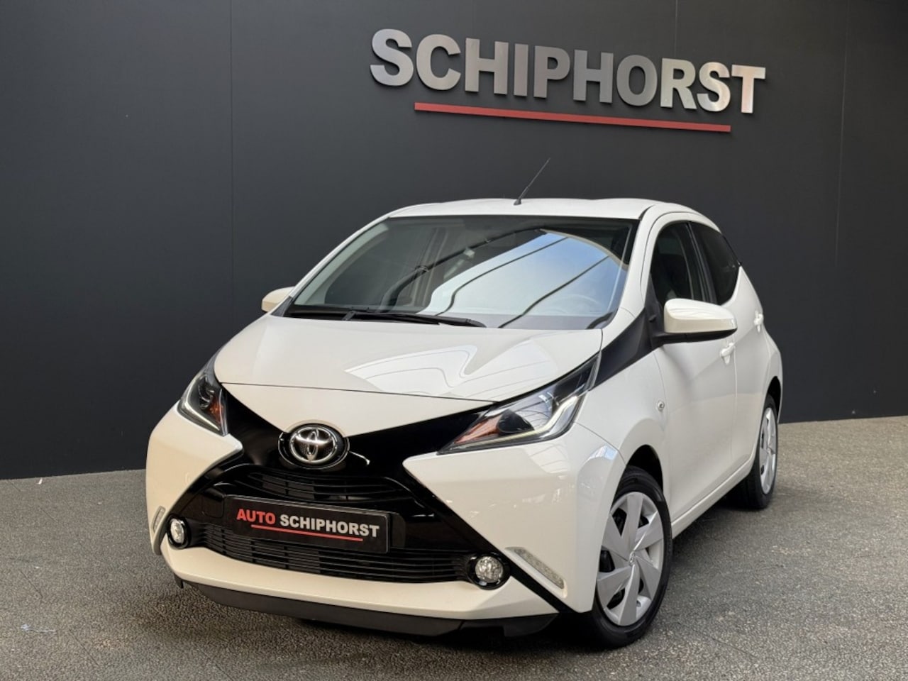 Toyota Aygo - X-Nav camera airco nap 5drs apple  carplay - AutoWereld.nl