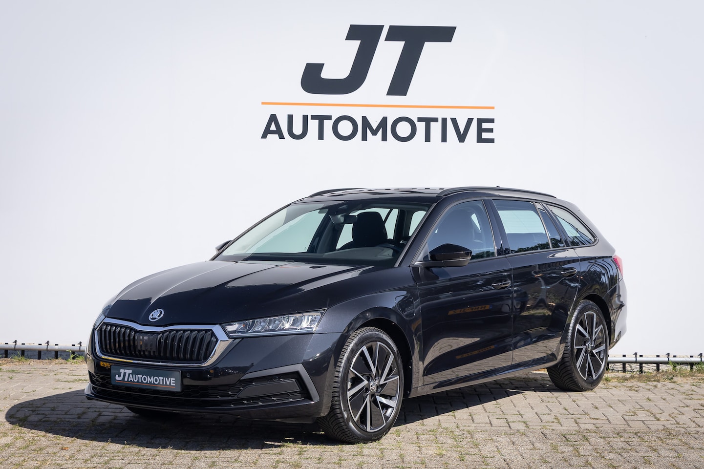 Skoda Octavia - 1.4 hyb TSI iV BnsEdPlus Stuurverwarming | Pdc | Carplay | Dab | Lane Assist | voorruitver - AutoWereld.nl