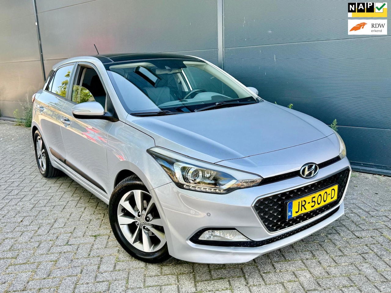 Hyundai i20 - I20/Airco/Cruise/Panaroma/Bleutooth 1.2 HP i-Motion Premium - AutoWereld.nl