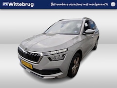 Skoda Kamiq - 1.0 TSI 110pk Sport Business / Navigatie by APP / LED / LM 16 inch / Parkeersensoren achte