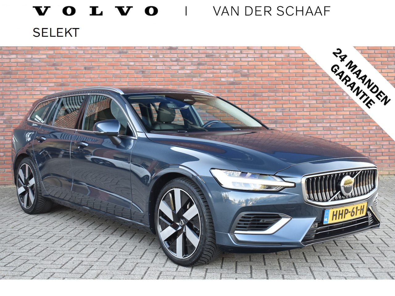 Volvo V60 - T6 350PK Plug-in hybrid AWD Essential Bright | Moritz leder | 19 inch | All-season banden - AutoWereld.nl