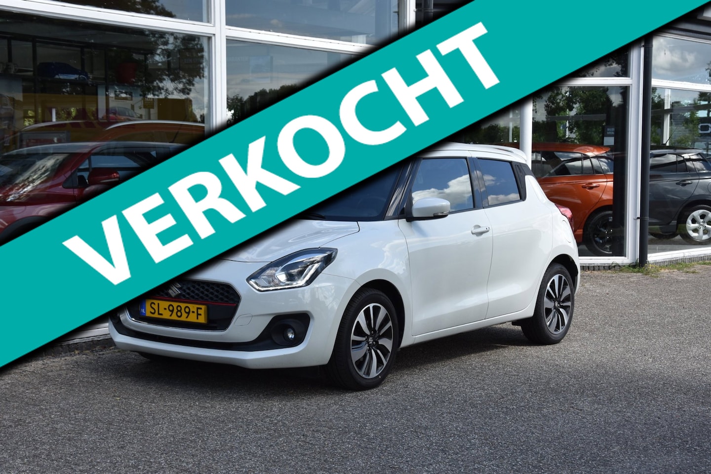 Suzuki Swift - 1.0 automaat Stijl - AutoWereld.nl