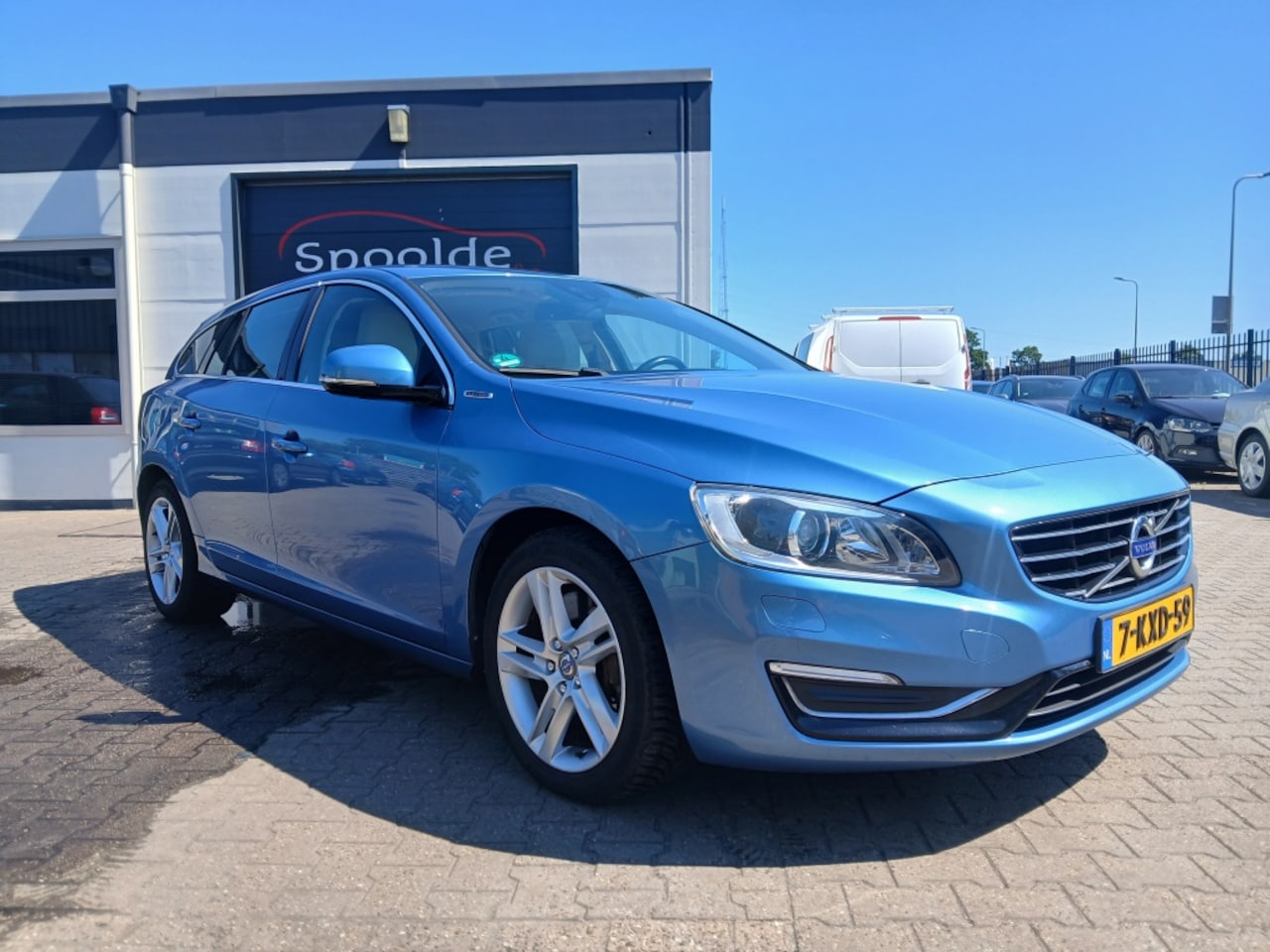Volvo V60 - 2.4 D6 AWD 2e Eigenaar/Dealer onderhouden - AutoWereld.nl
