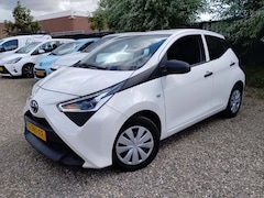 Toyota Aygo - 1.0 VVT-i x-fun 5-deurs 69pk | Airco | Bluetooth | Dealer onderhouden | 1e Eigenaar |