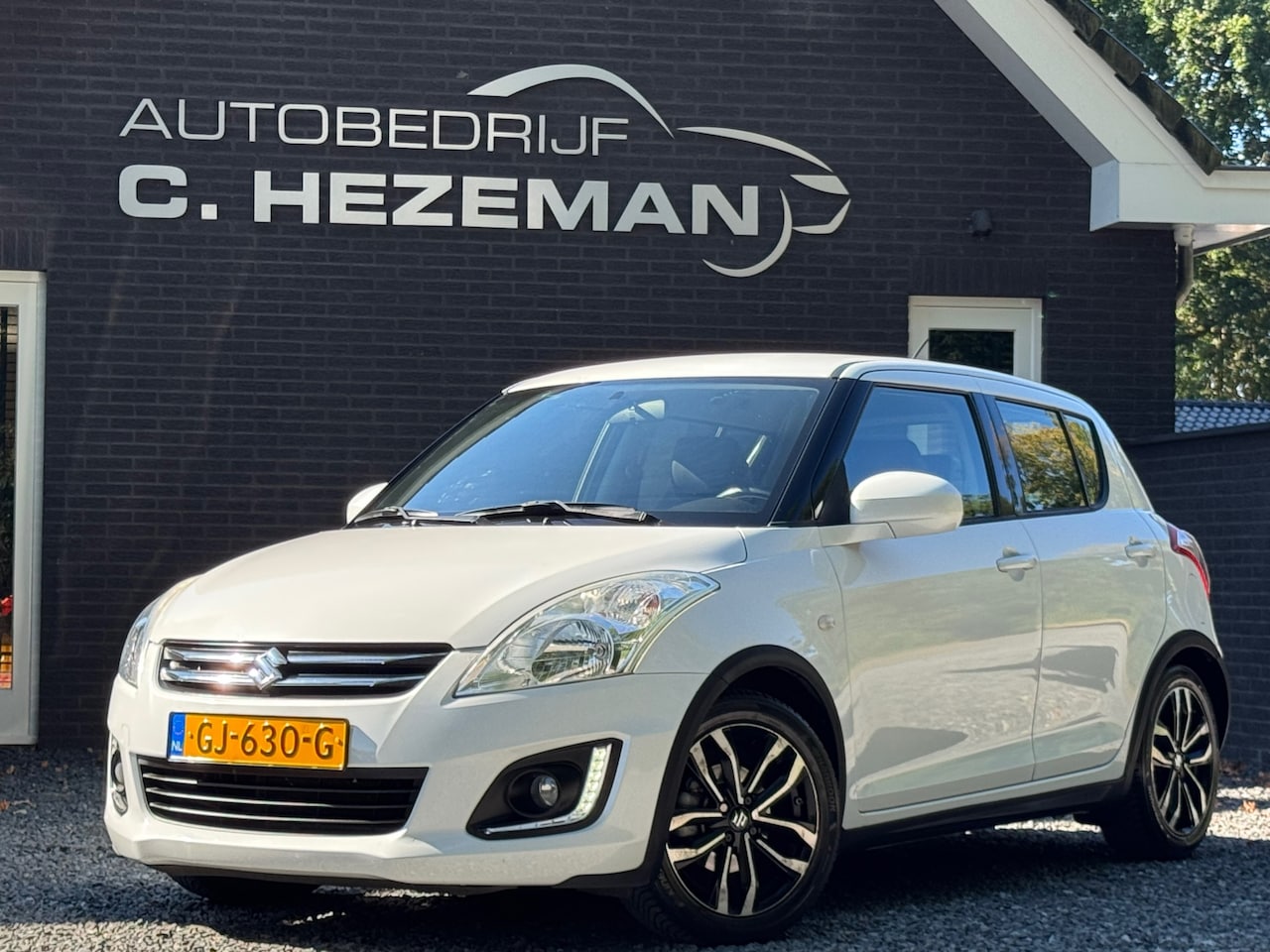 Suzuki Swift - 1.2 Style EASSS ALLROAD LED Airco ALCANTARA Leder Cruise Control - AutoWereld.nl