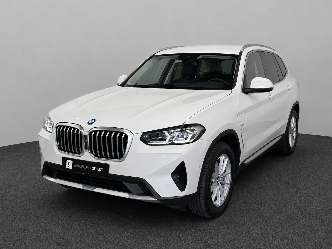 BMW X3 - XDrive30e | NIeuw model | Trekhaak | LED | Keyless | 360 camera | Stoelverwarming | 1e eig - AutoWereld.nl