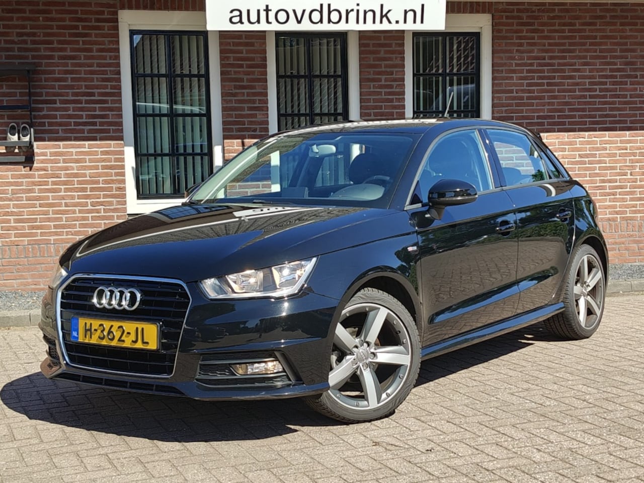 Audi A1 Sportback - 1.0 TFSI Sp. Pro L S / KOPPELING EN BAK VV / S LINE EXTERIEUR - AutoWereld.nl