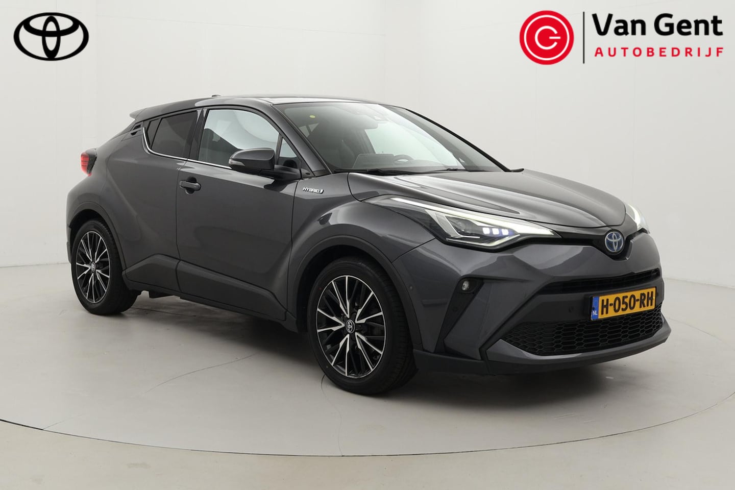 Toyota C-HR - 2.0 Hybrid Executive | Trekhaak | Leder | Dodehoek detectie | JBL | Navigatie | Apple Carp - AutoWereld.nl