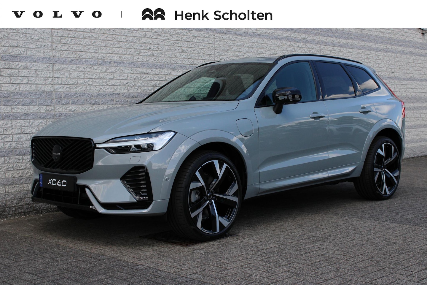 Volvo XC60 - 2.0 T8 Plug-in hybrid AWD Ultra Black Edition Exec | Achterbank verwarmd | Apple Carplay & - AutoWereld.nl