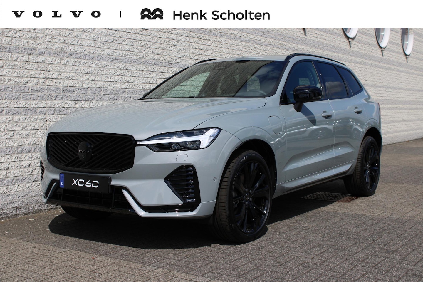 Volvo XC60 - 2.0 T8 Plug-in hybrid AWD Ultra Black Edition Exec | Achterbank verwarmd | Apple Carplay & - AutoWereld.nl