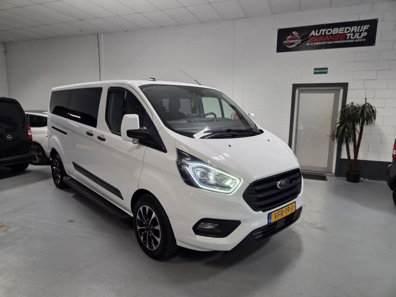 Ford Transit Custom - 300 2.0 TDCI L2H1TDC - AutoWereld.nl