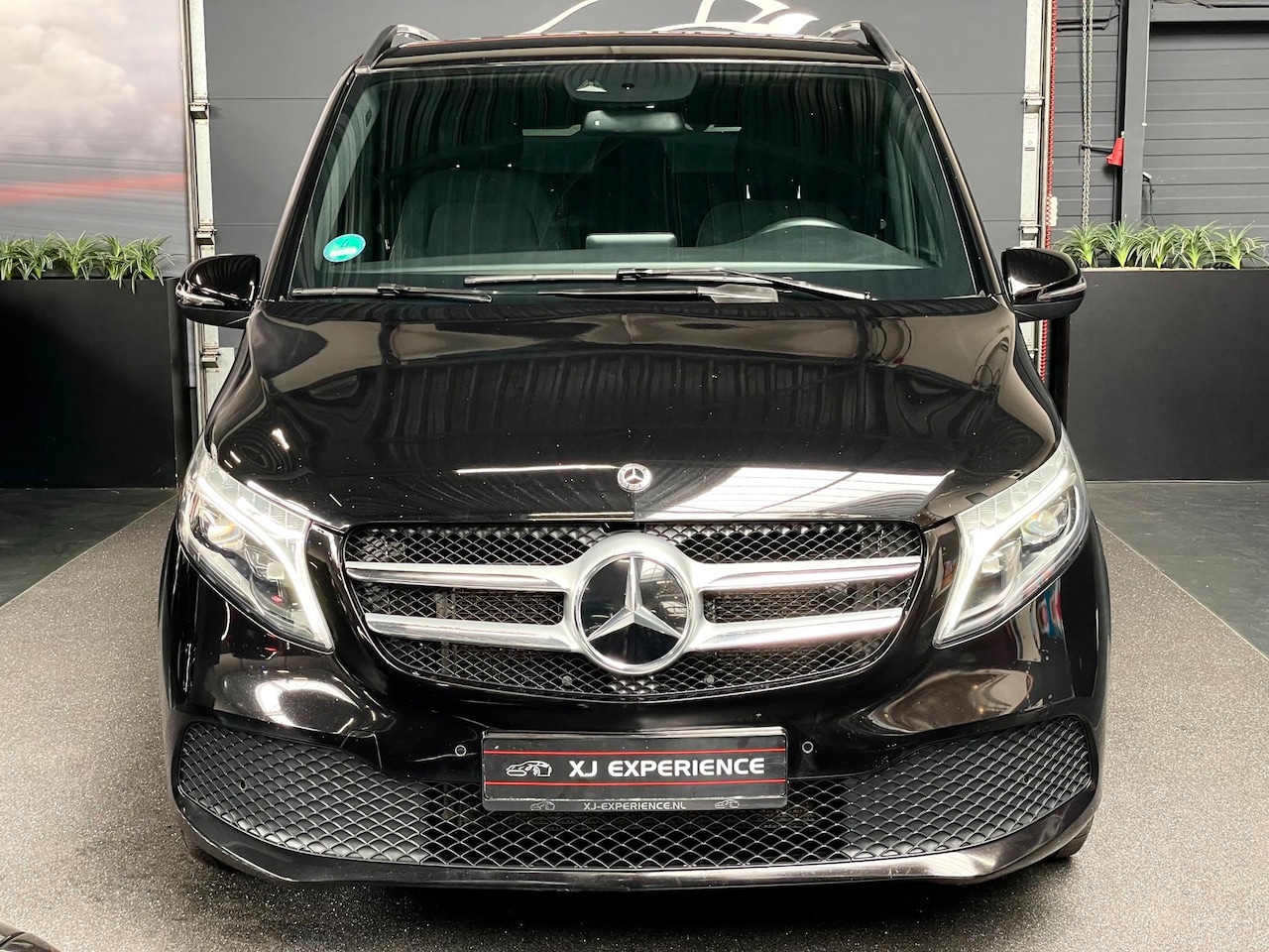 Mercedes-Benz V-klasse - 300d Lang DC Avantgarde/240 PK/PANO/NAVI/MARGE - AutoWereld.nl