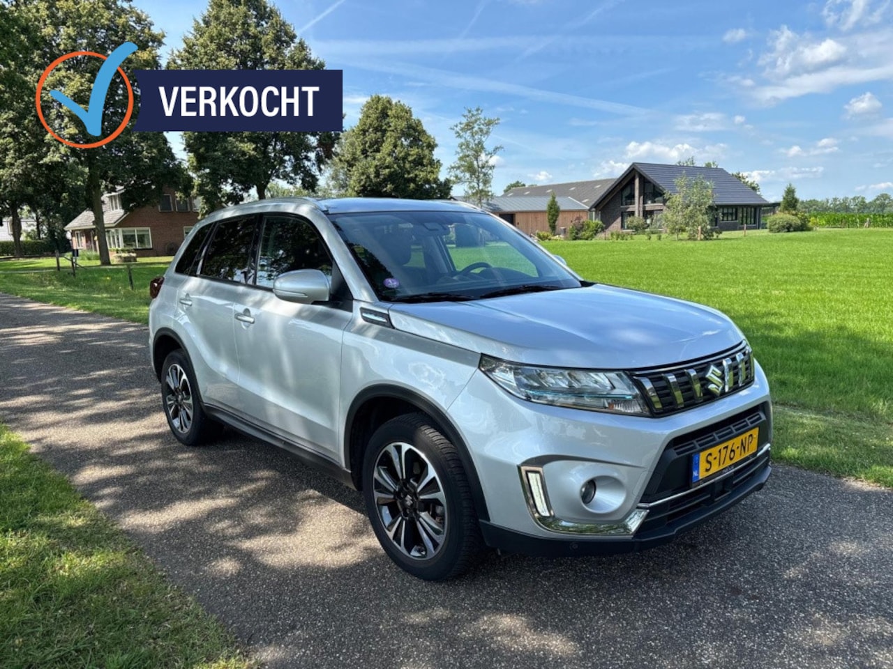 Suzuki Vitara - 1.4 Boosterjet Smart Hybride | Half leder | Adaptieve cruise | S - AutoWereld.nl