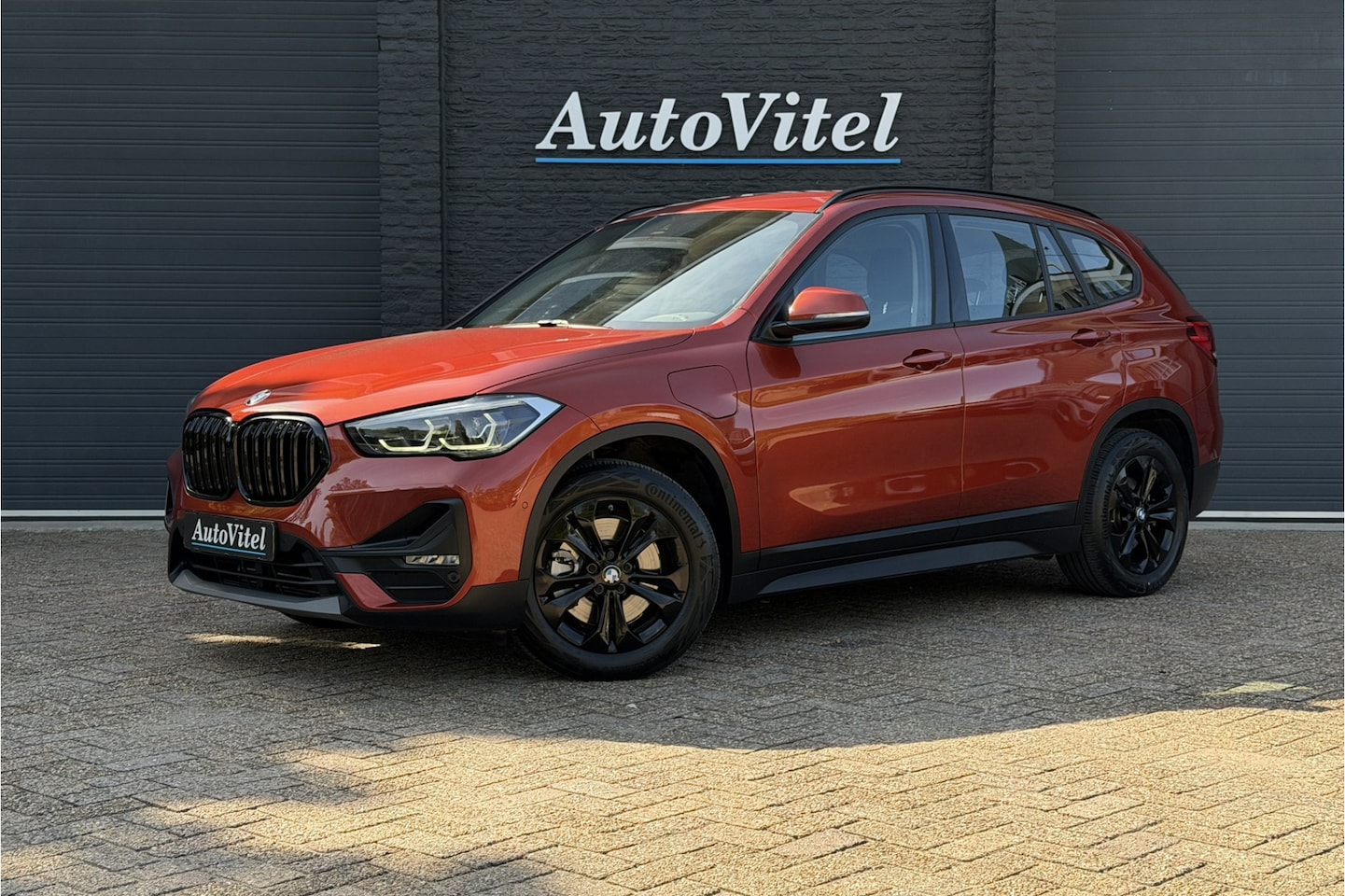 BMW X1 - xDrive25e | Elektrische Klep | PDC V + A | LED | Apple Carplay | DAB | 35x op voorraad ! - AutoWereld.nl